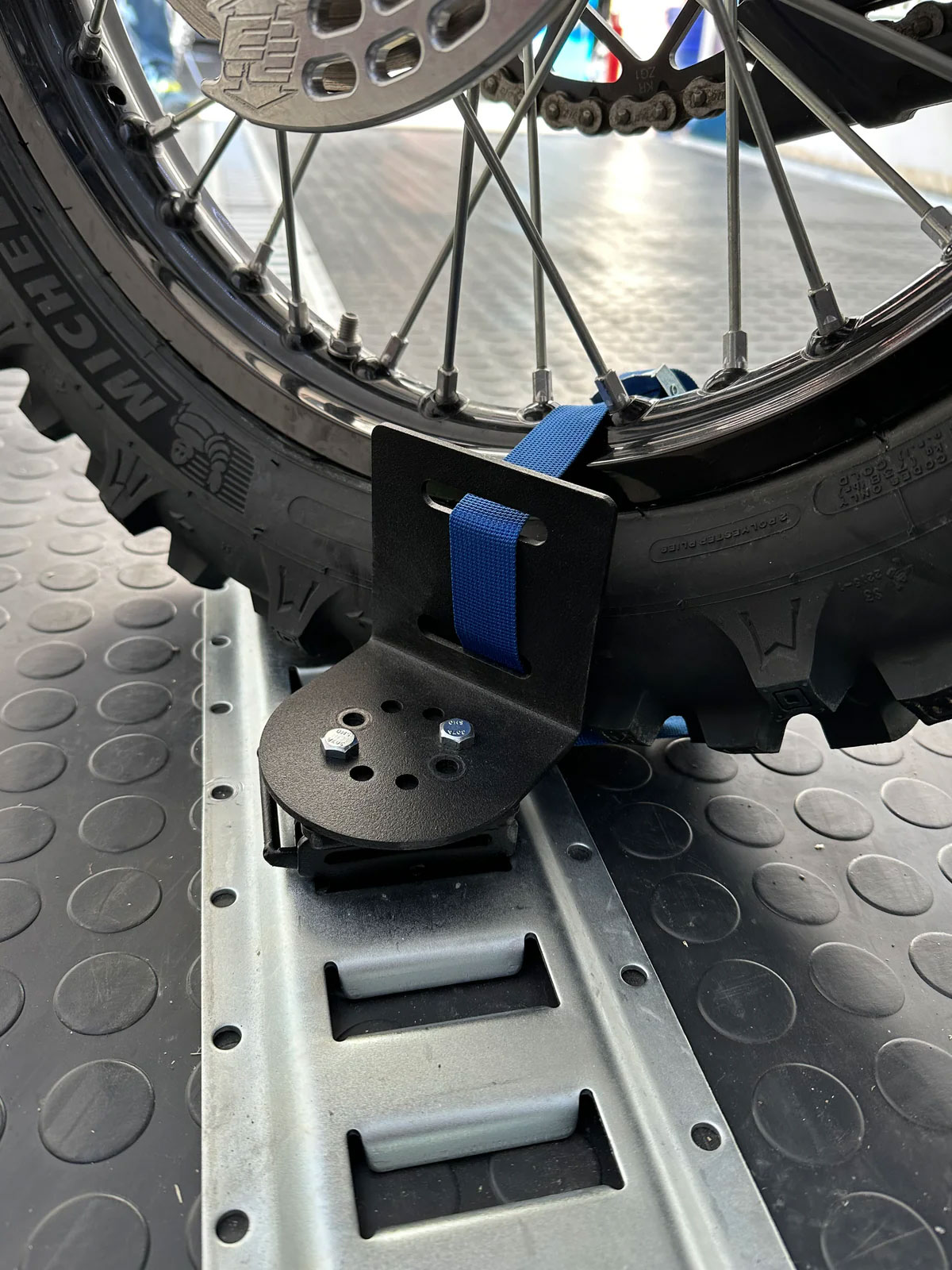 EZ Rear Gator pour rail E-track