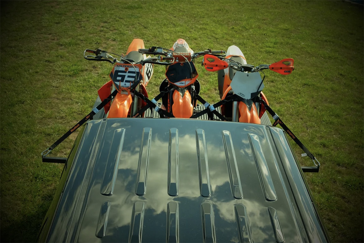 Motorcycle rack full-sized pickup truck